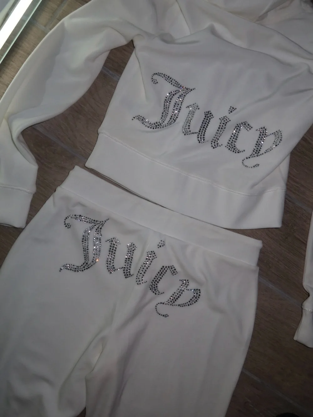 Juicy Couture white rhinestone velour tracksuit set - Picture 5 of 10